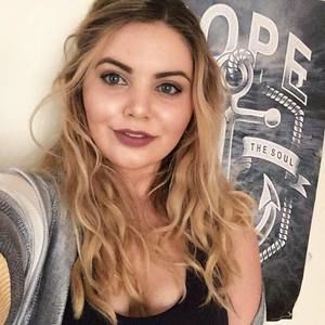 Meet your Posher, Cate